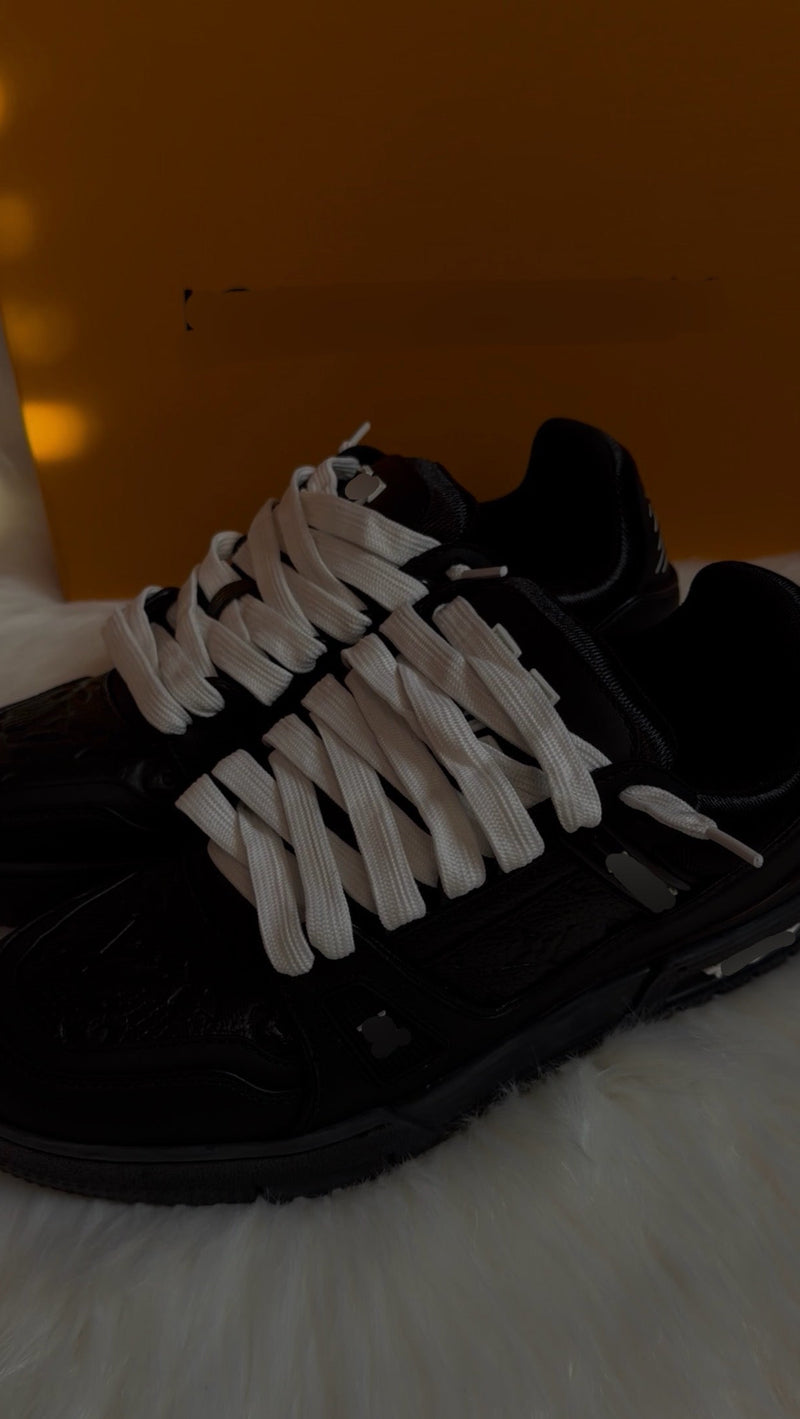 L-V Black Trainer