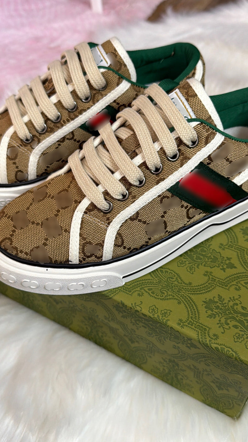 Ace Gu**i Snkrs