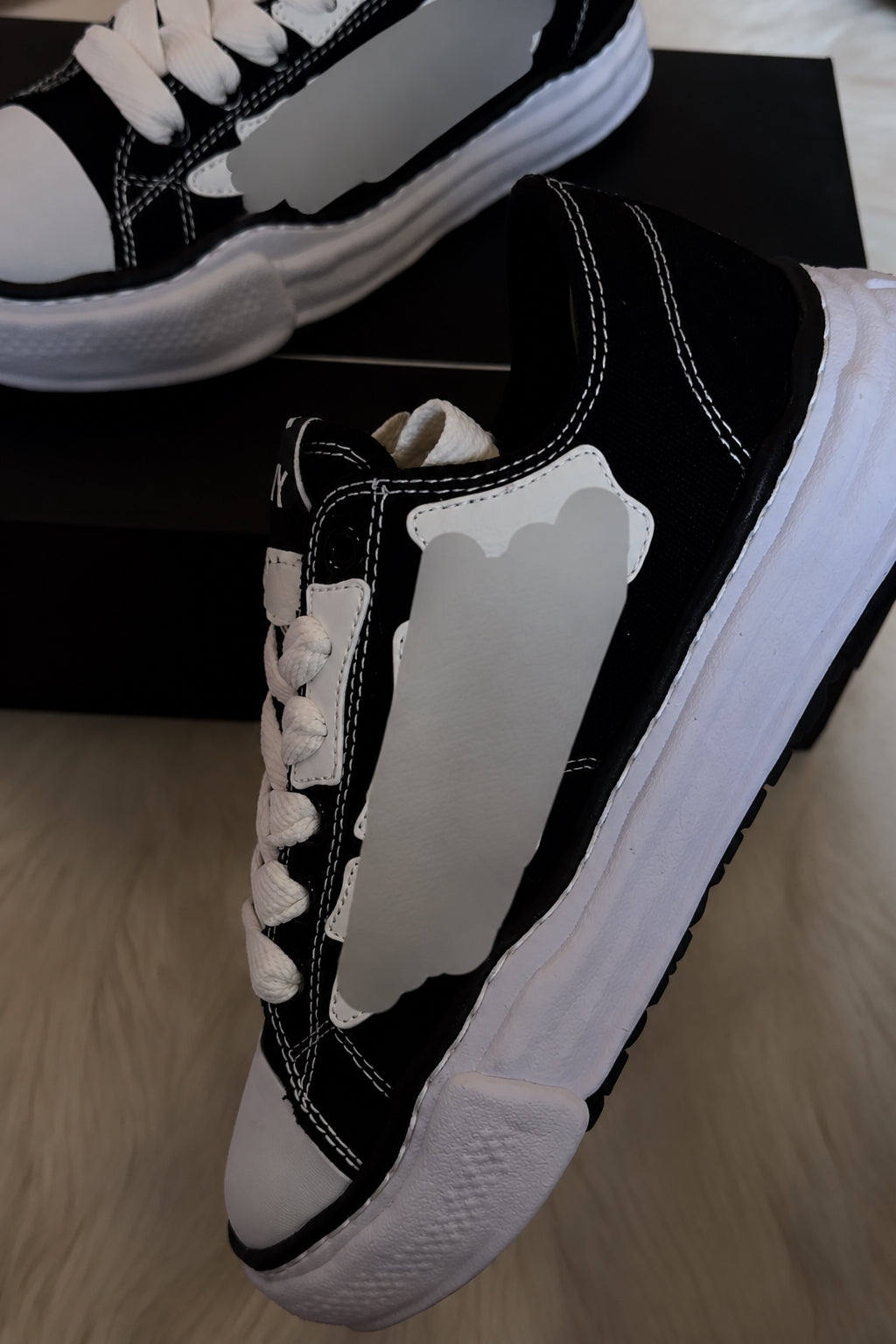 AMI** Bones Sneaker